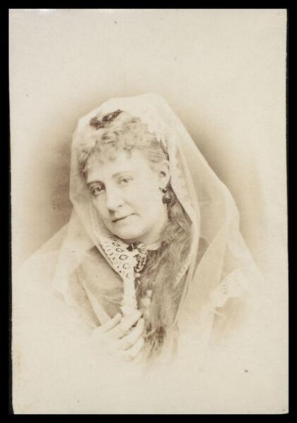 London Stereoscopic and Photographic Company, Guy Little Theatrical Photograph