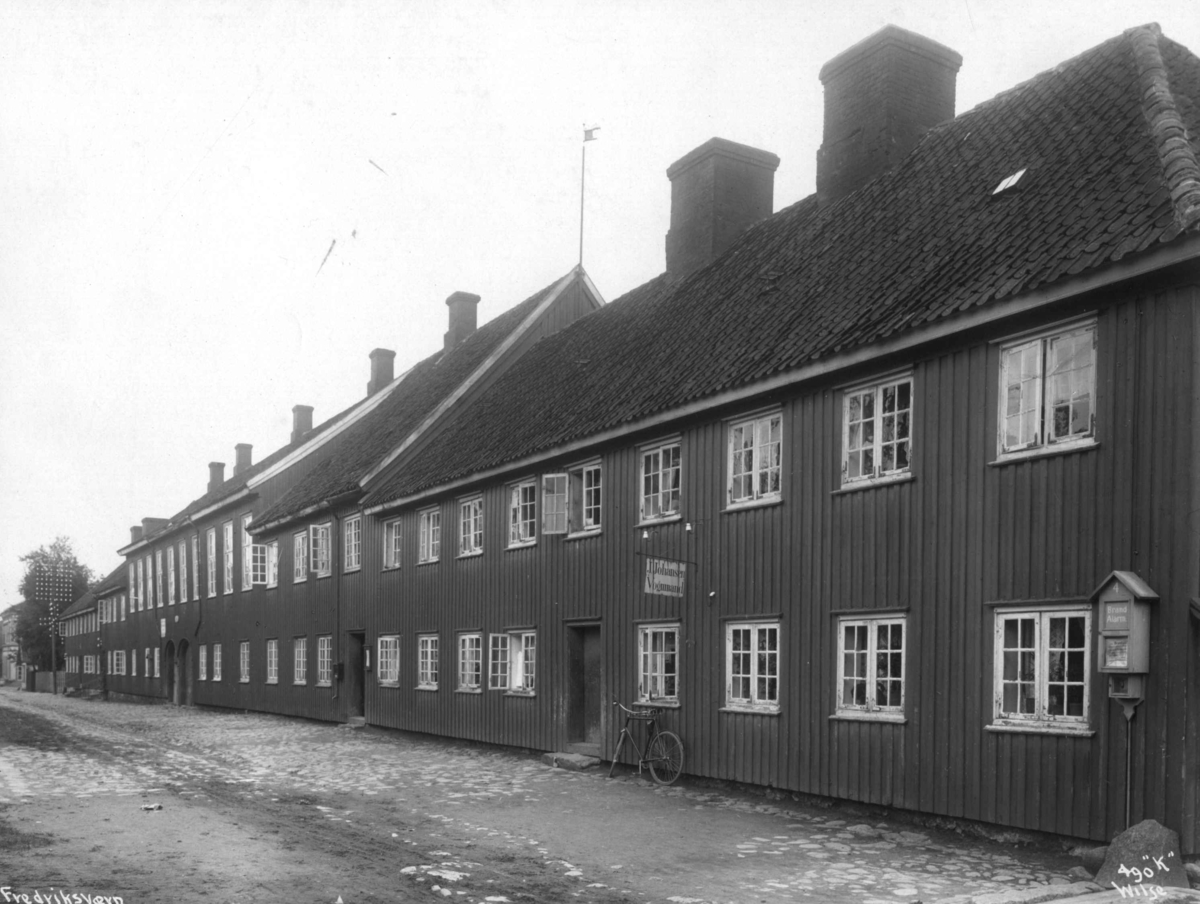 Anders Beer Wilse, Larvik 2.