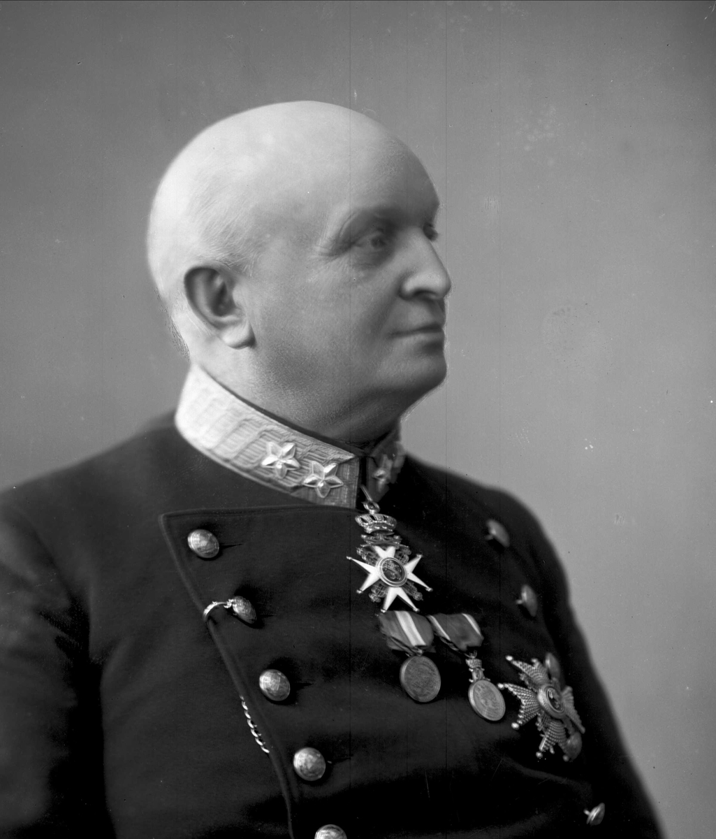 Gustav Borgen, Portrett, Chr. Wilh. Engel Bredal Olsson i uniform som general.