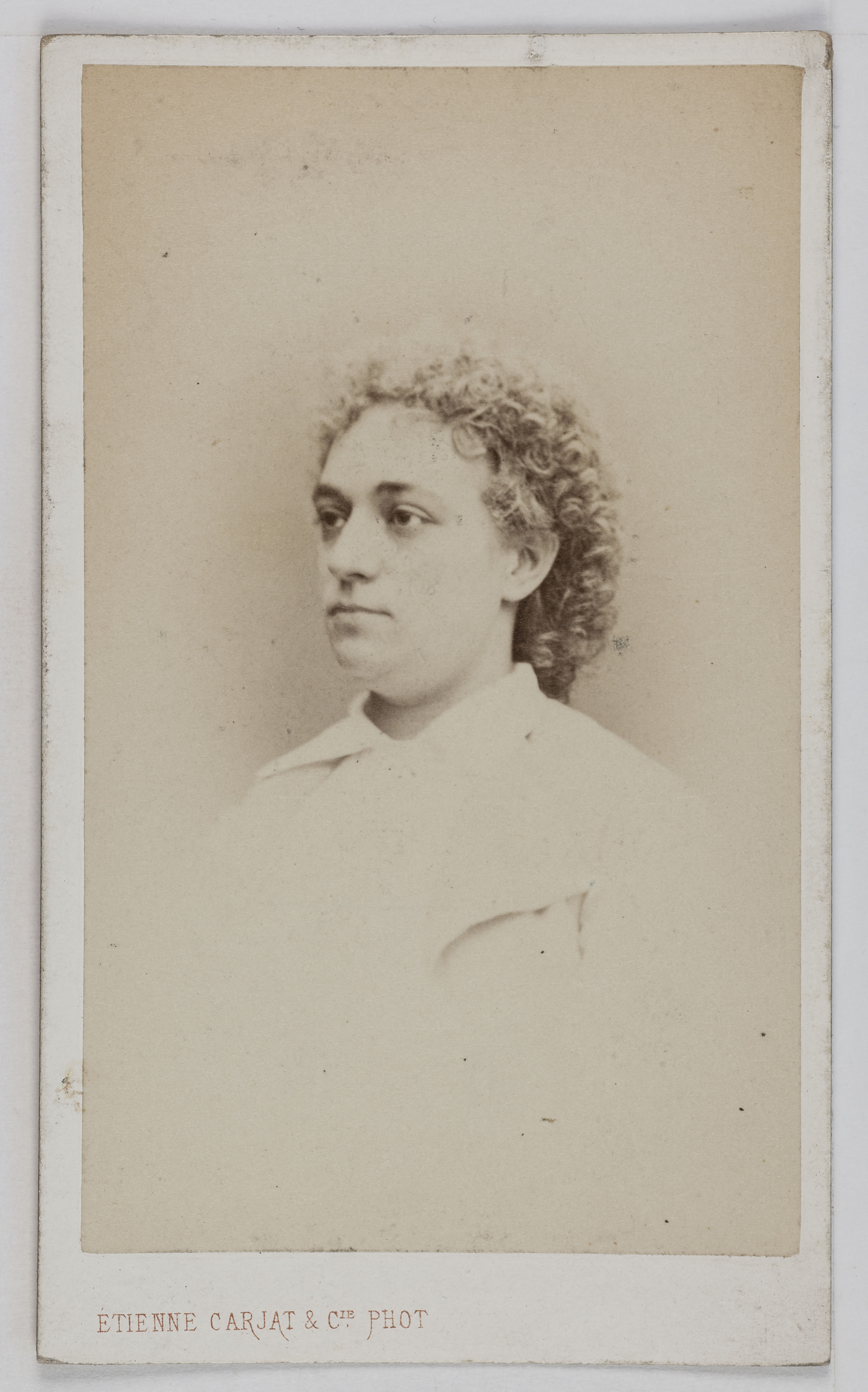 Carjat & Cie, Portrait de Céline Anna Vanghel ou Van Ghell (18..-19..), mezzo-soprano hollandaise entre 1869 et 1879.