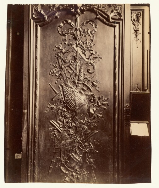 Eugène Atget, [Relief, Église Saint-Sulpice]