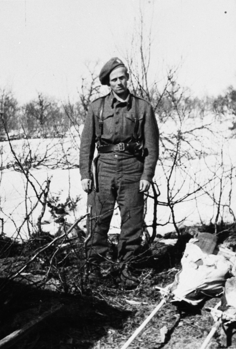 Oddvar Dobloug, Grebe-soldat Kjell Aubert (Se MINØ.037934)