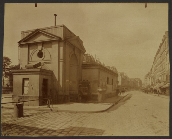 Eugène Atget, Fontaine de la Petite Halle (Louis XV) Faubourg Saint-Antoine, 184