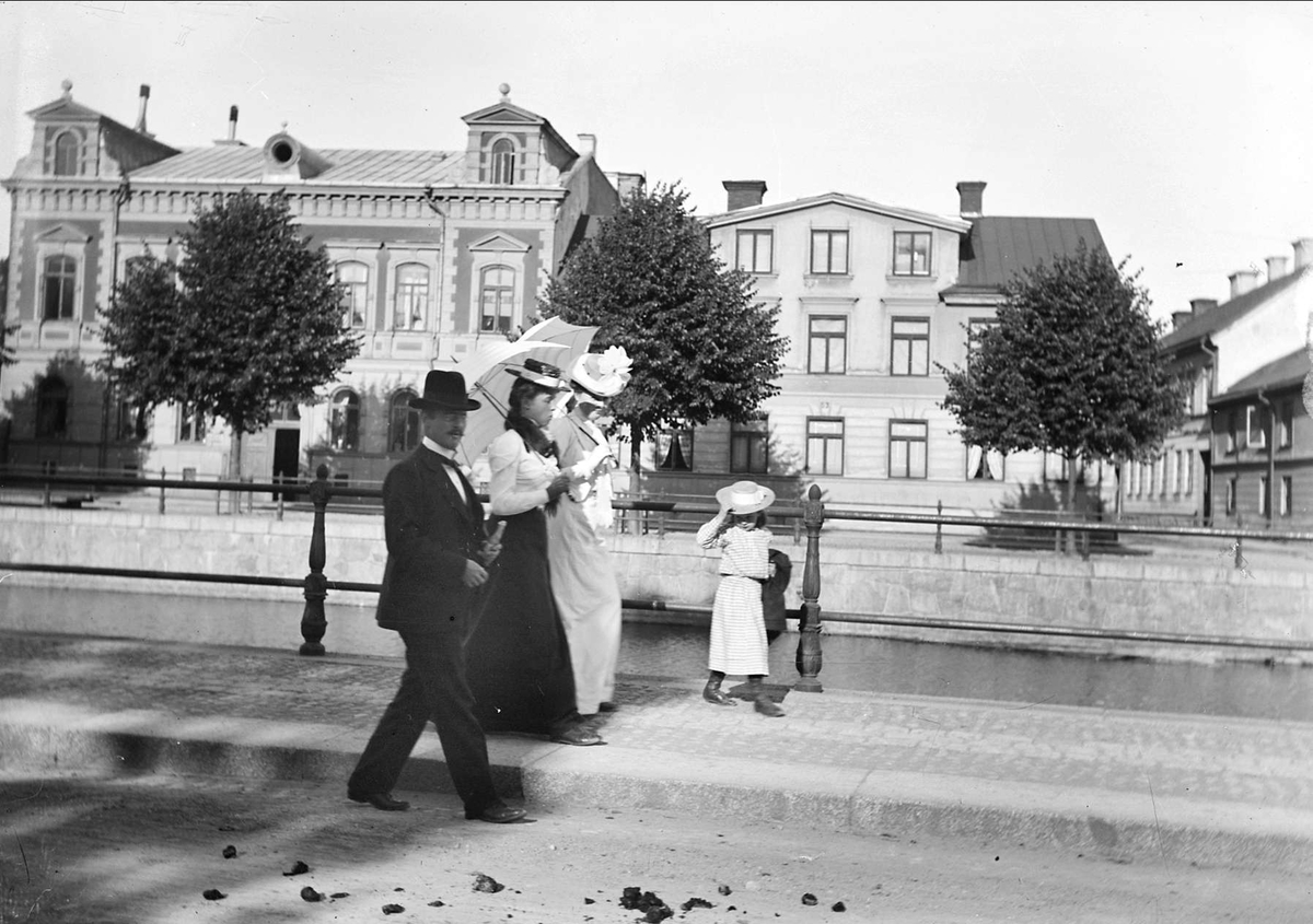 August Fredrik Schagerström, Promenad på Västra Ågatan, Uppsala 1900