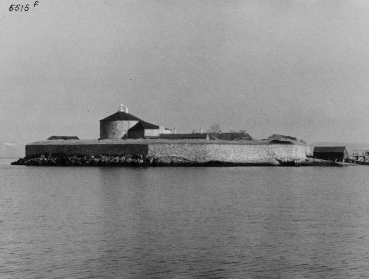 Anders Beer Wilse, Munkholmen 1936