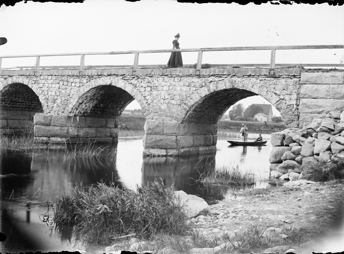 Skötsner-Edhlund, Korsbron i Gimo, på gränsen mellan Hökhuvud och Skäfthammar socken, Uppland 1912