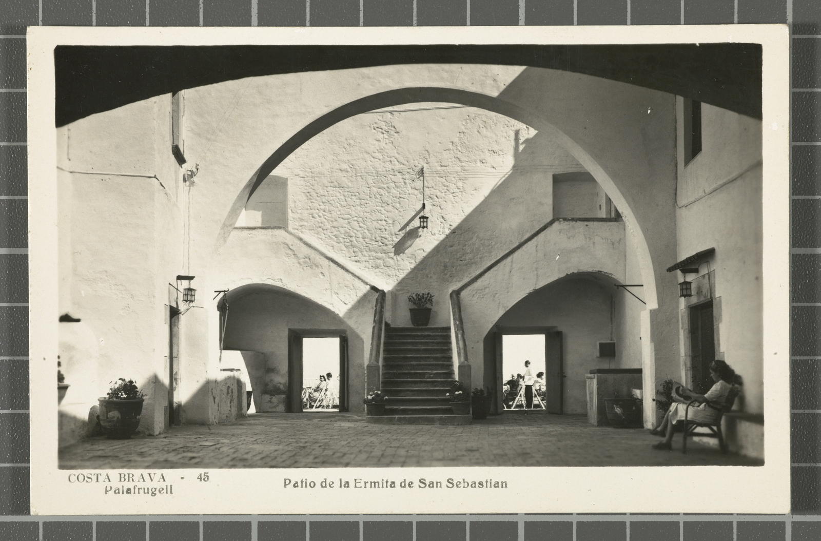 Desconegut, Costa Brava - 45 Palafrugell. Patio of the Hermitage of San Sebastian
