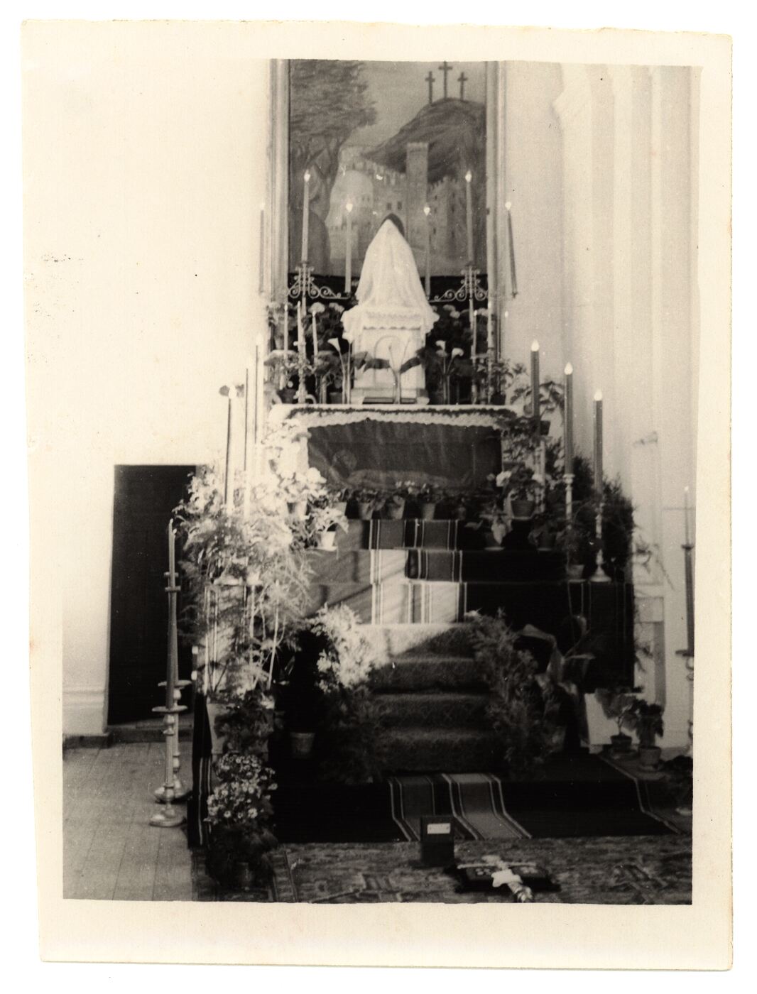 Nežinomas fotografas, Velykų grabas Raudondvario bažnyčioje
