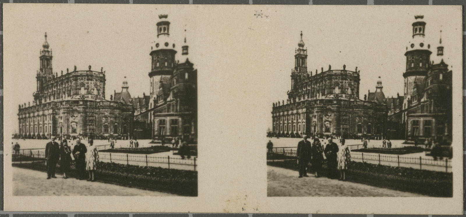 Desconegut, N.º 37. Dresden - Iglesia Católica de la Corte y Castillo.