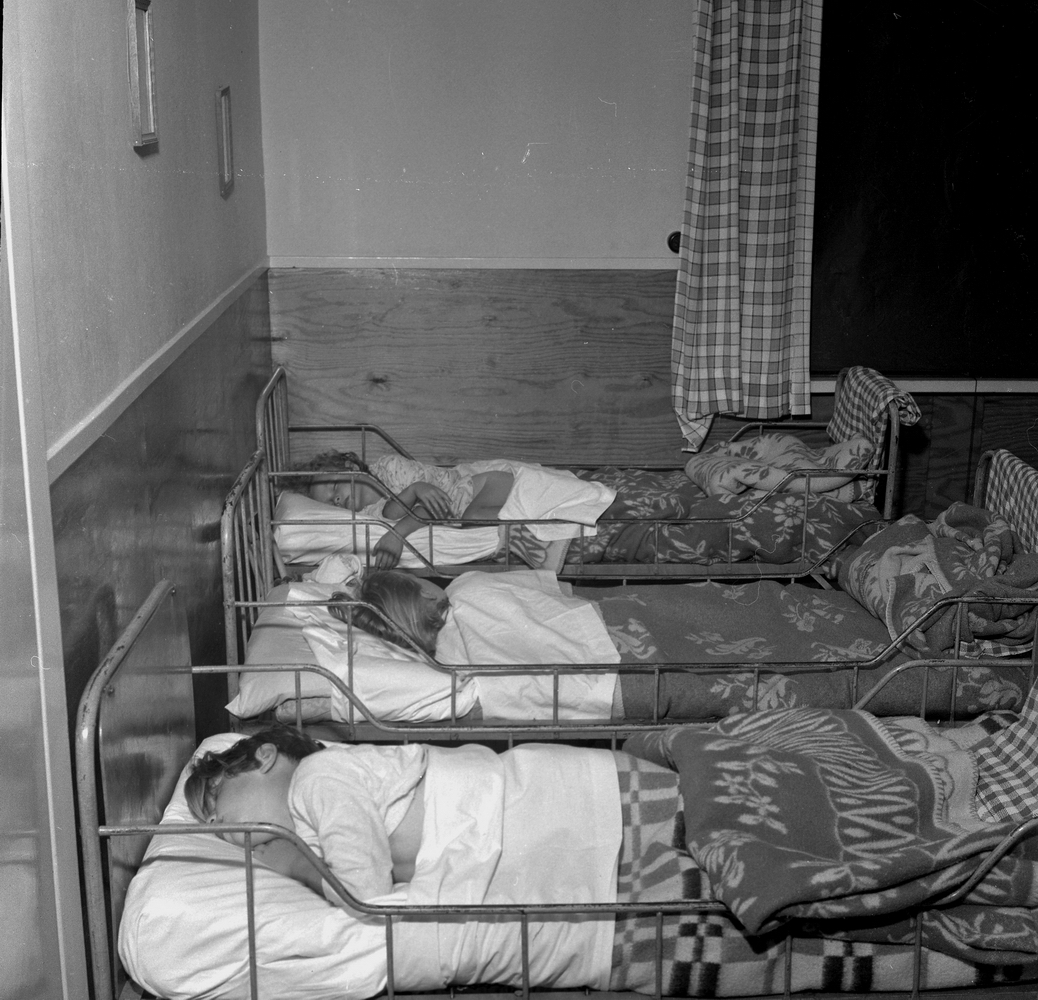 Örebro Kuriren, Reportage från barnkolonien. 11 juli 1955.