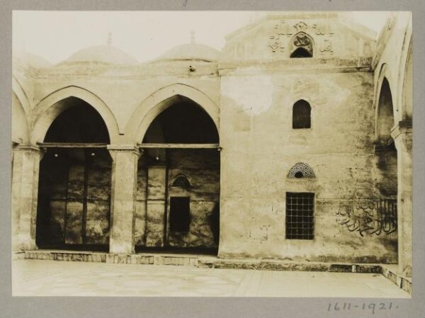 K.A.C. Creswell, Courtyard of the mosque of Sulayman Pasha al-Khadim in the Citadel (Sidi Sariya), Cairo