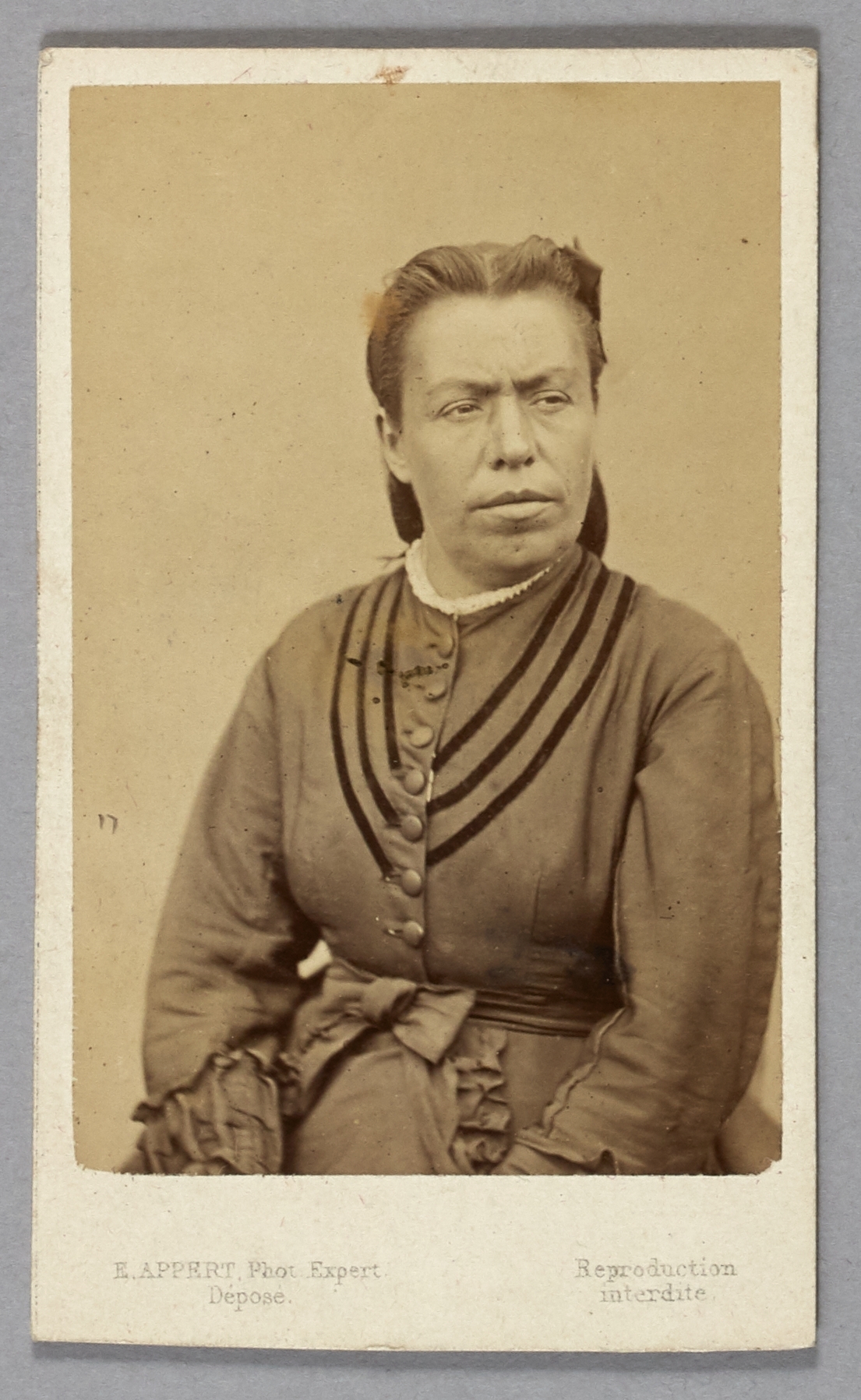 Ernest Charles Appert, Portrait de Lecourt Marie, pris à la prison des Chantiers à Versailles. Commune de Paris, 1871.