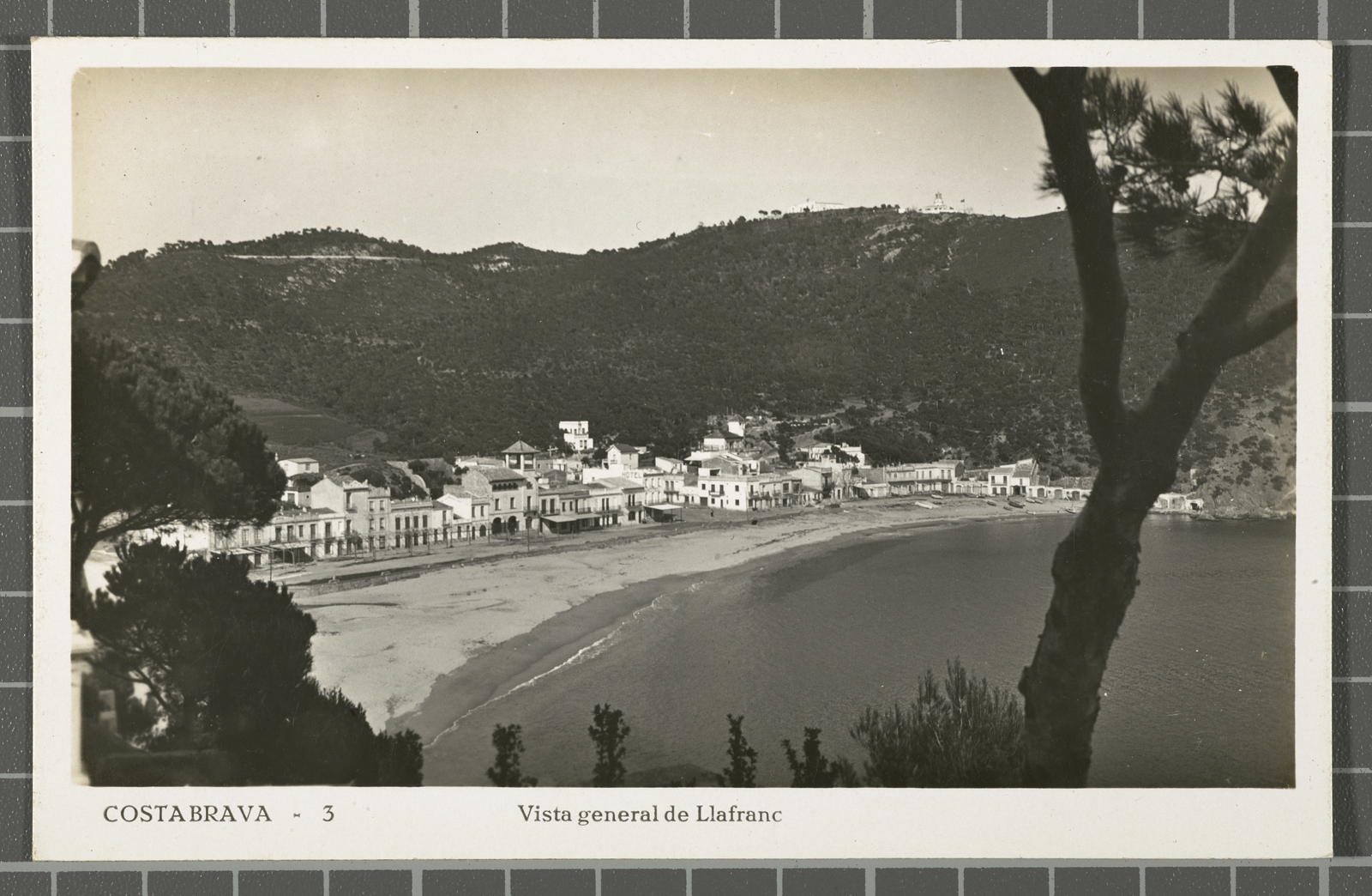 Desconegut, Costa Brava - 3 Vista general de Llafranc