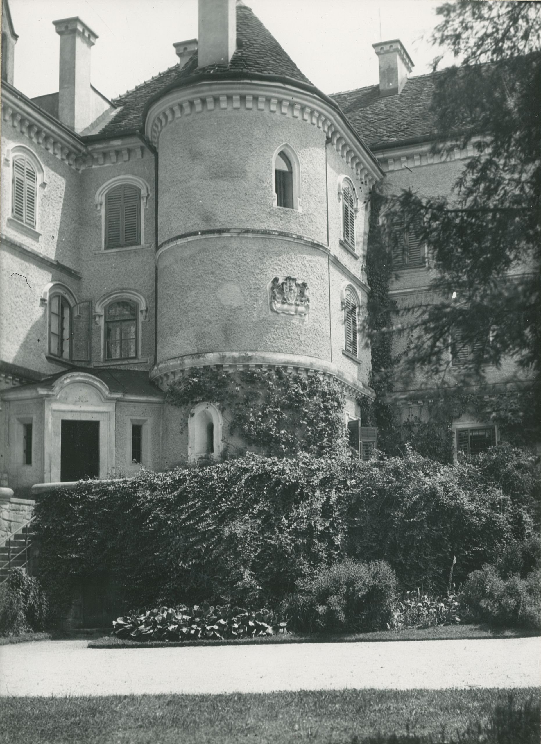 Gjuro Szabo, Maruševec - dvorac, grb Vragovića