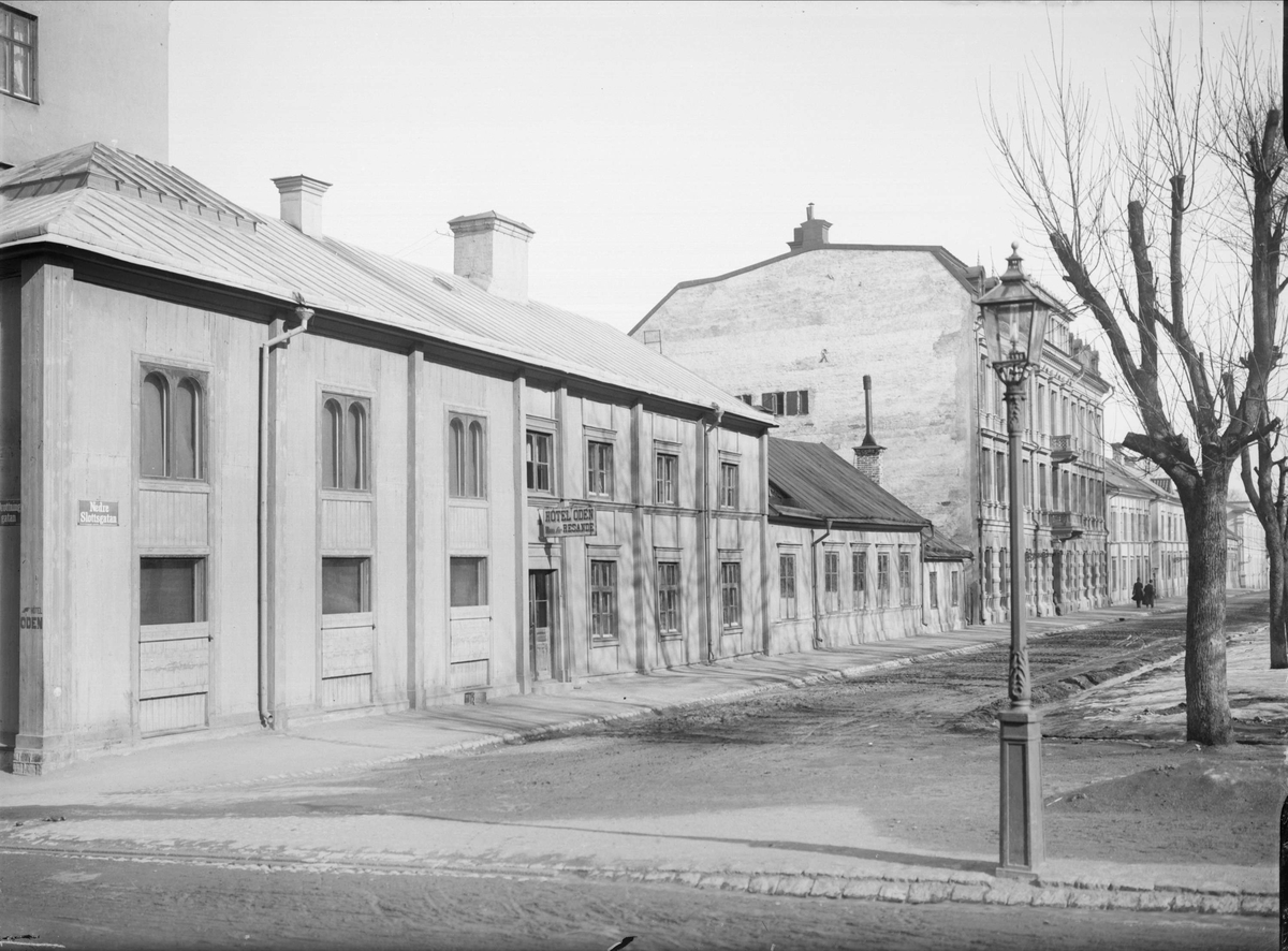 Alfred Dahlgren, Nedre Slottsgatan mot sydöst från Drottninggatan, Fjärdingen, Uppsala 1901 - 1902