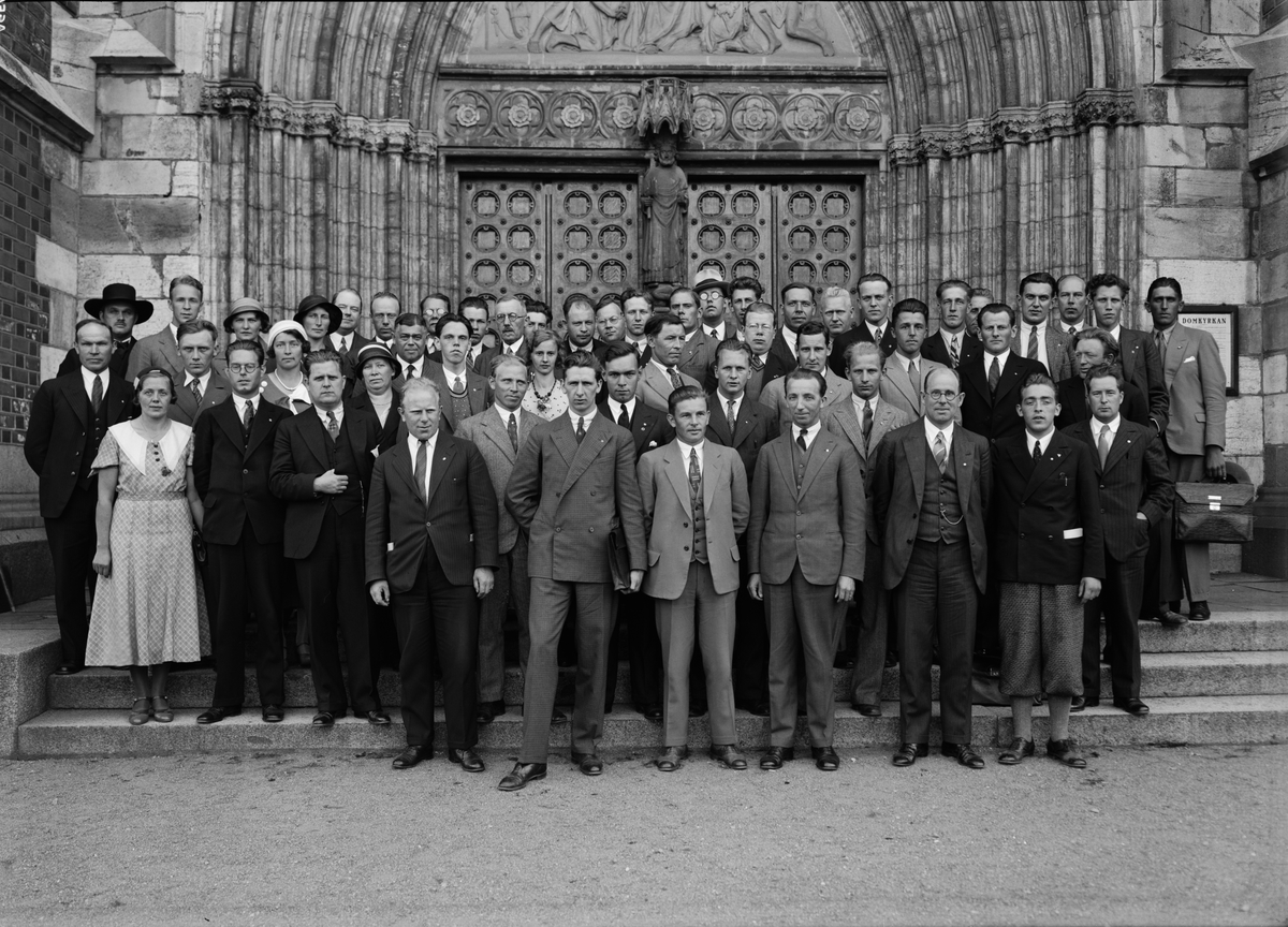 Paul Sandberg, Grupp utanför Uppsala domkyrka 1933