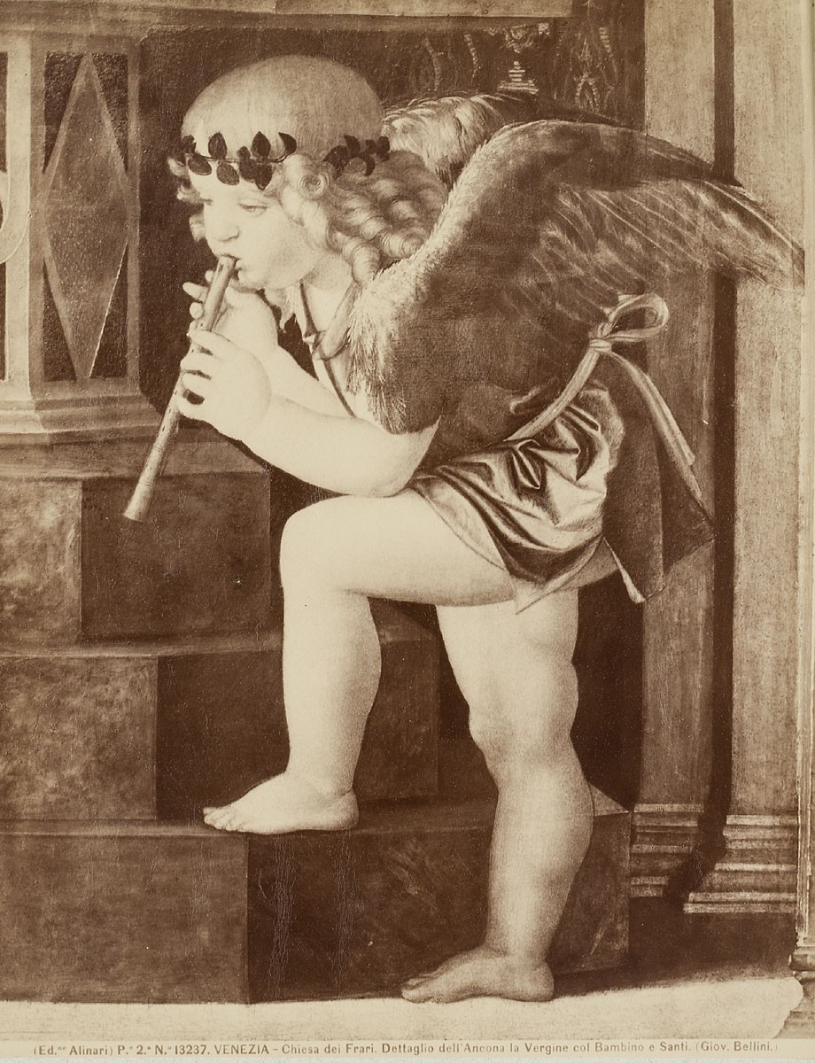 Fratelli Alinari, Flöte spielender Engel, Ausschnitt aus dem Altarbild "Thronende Madonna mit Kind und Heiligen" (Frari-Triptychon) von Giovanni Bellini, Santa Maria Gloriosa dei Frari, Venedig