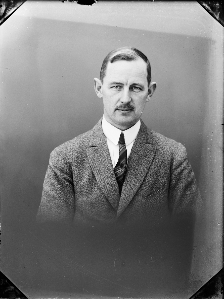 Skötsner-Edhlund, Ateljéporträtt - David Blomquist, Östhammar, Uppland