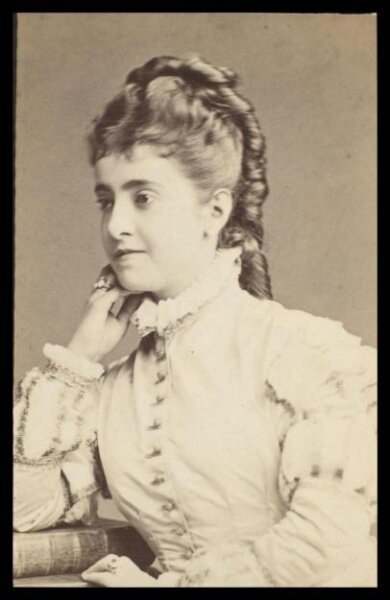 London Stereoscopic and Photographic Company, Guy Little Theatrical Photograph