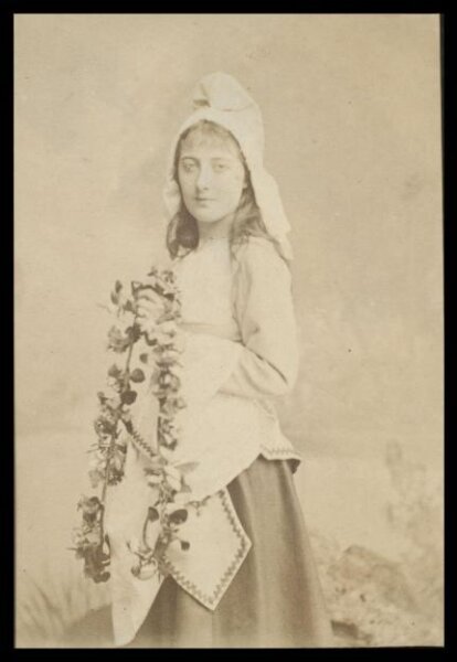 London Stereoscopic and Photographic Company, Guy Little Theatrical Photograph