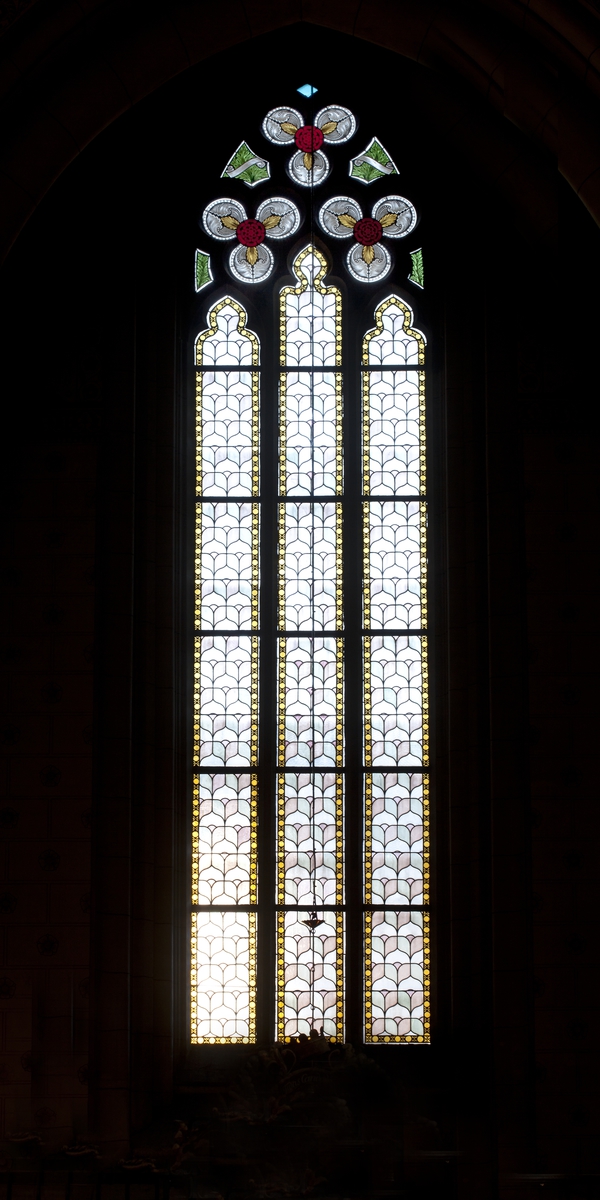 Olle Norling, Glasmålning i von Dohnas kor (travé 2), Uppsala domkyrka, Uppsala 2013