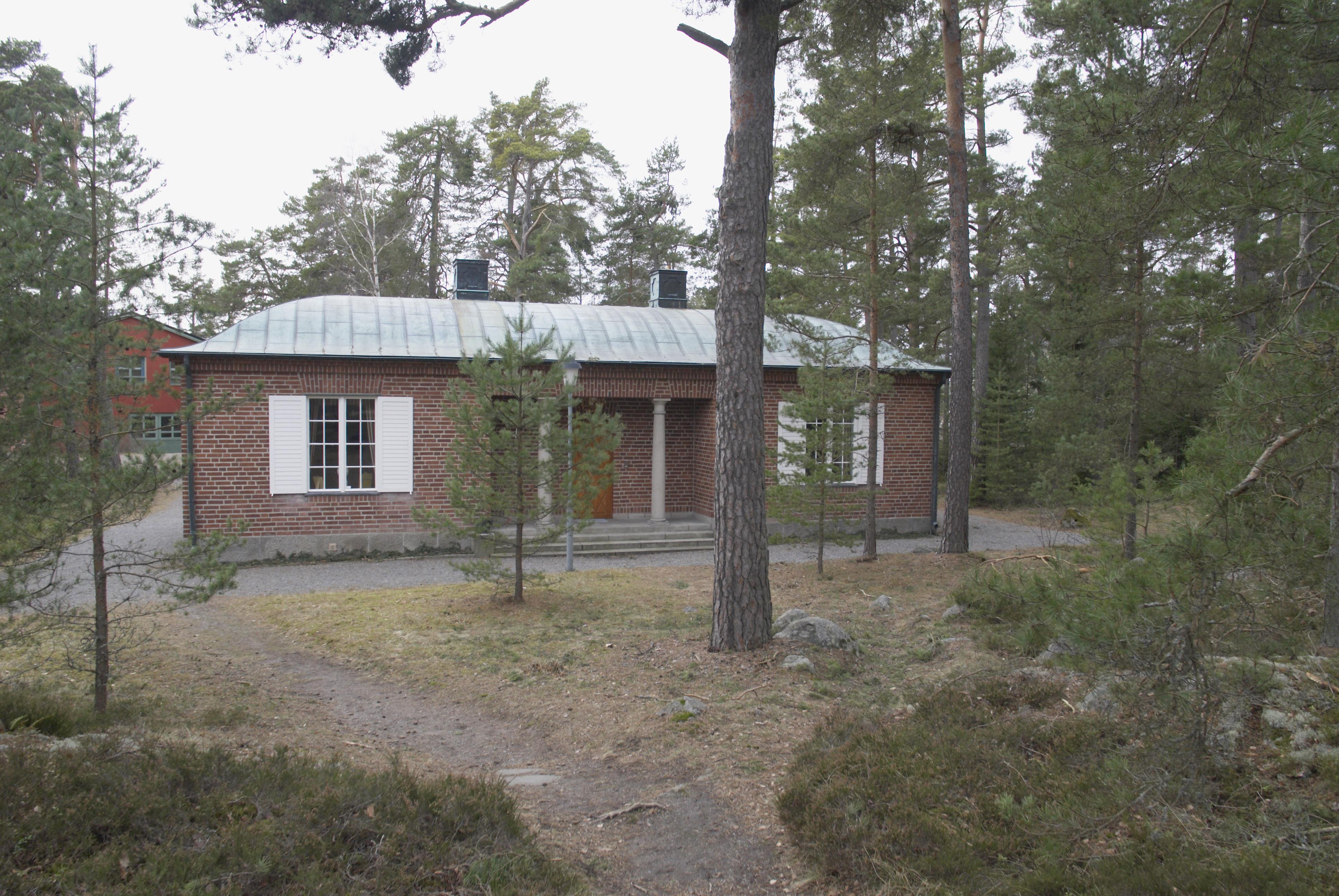 Bengt A Lundberg, Berga slott