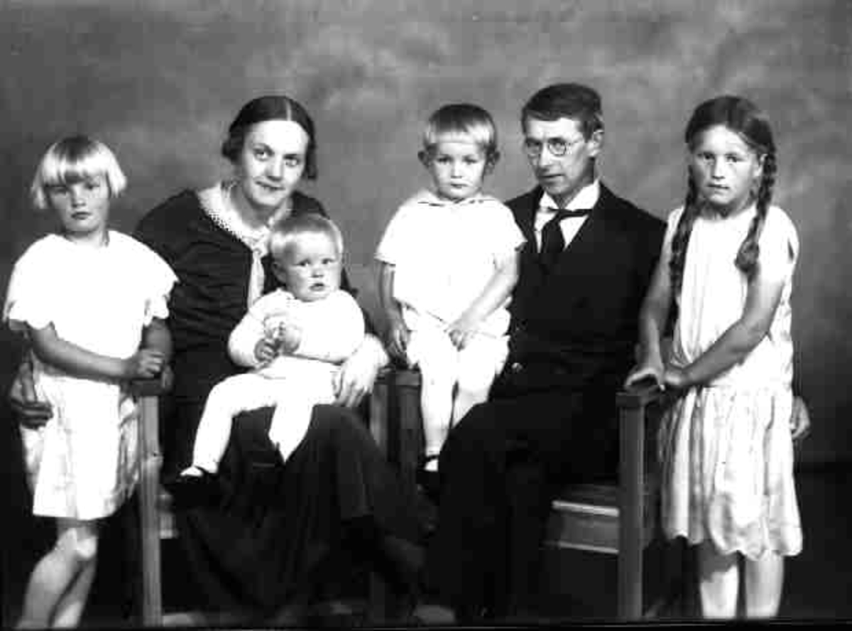 Per K. Lien, Familien Dr. Faye.