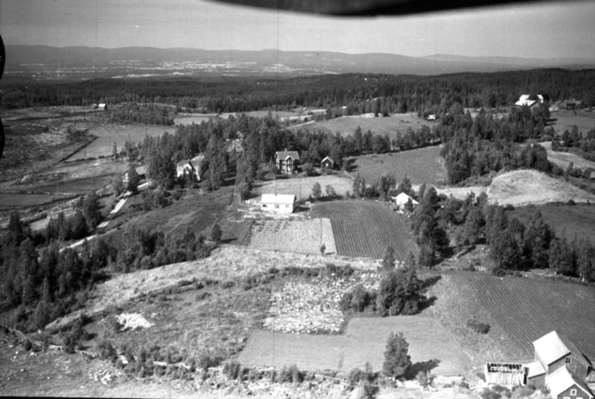 Widerøes Flyveselskap A/S, FLYFOTO SOLBAKKEN OG AAS, ÅSVANGSAMME SOM 417-666