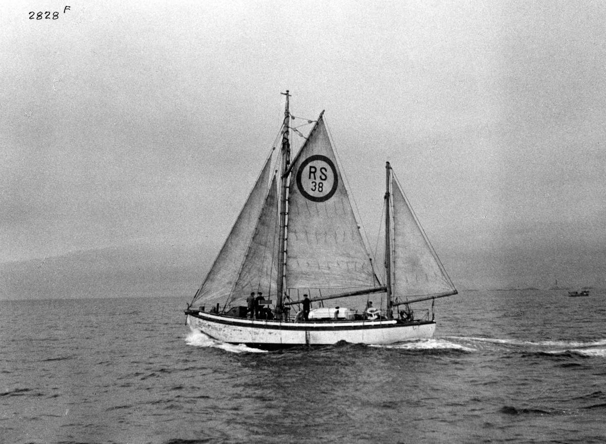 Anders Beer Wilse, Redningsskøyter