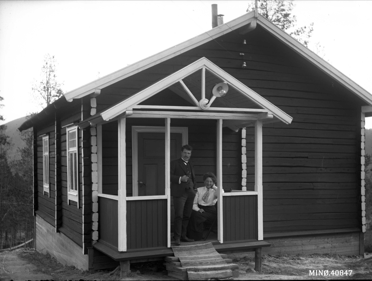 Oscar Holte, Skolehus, lærere
