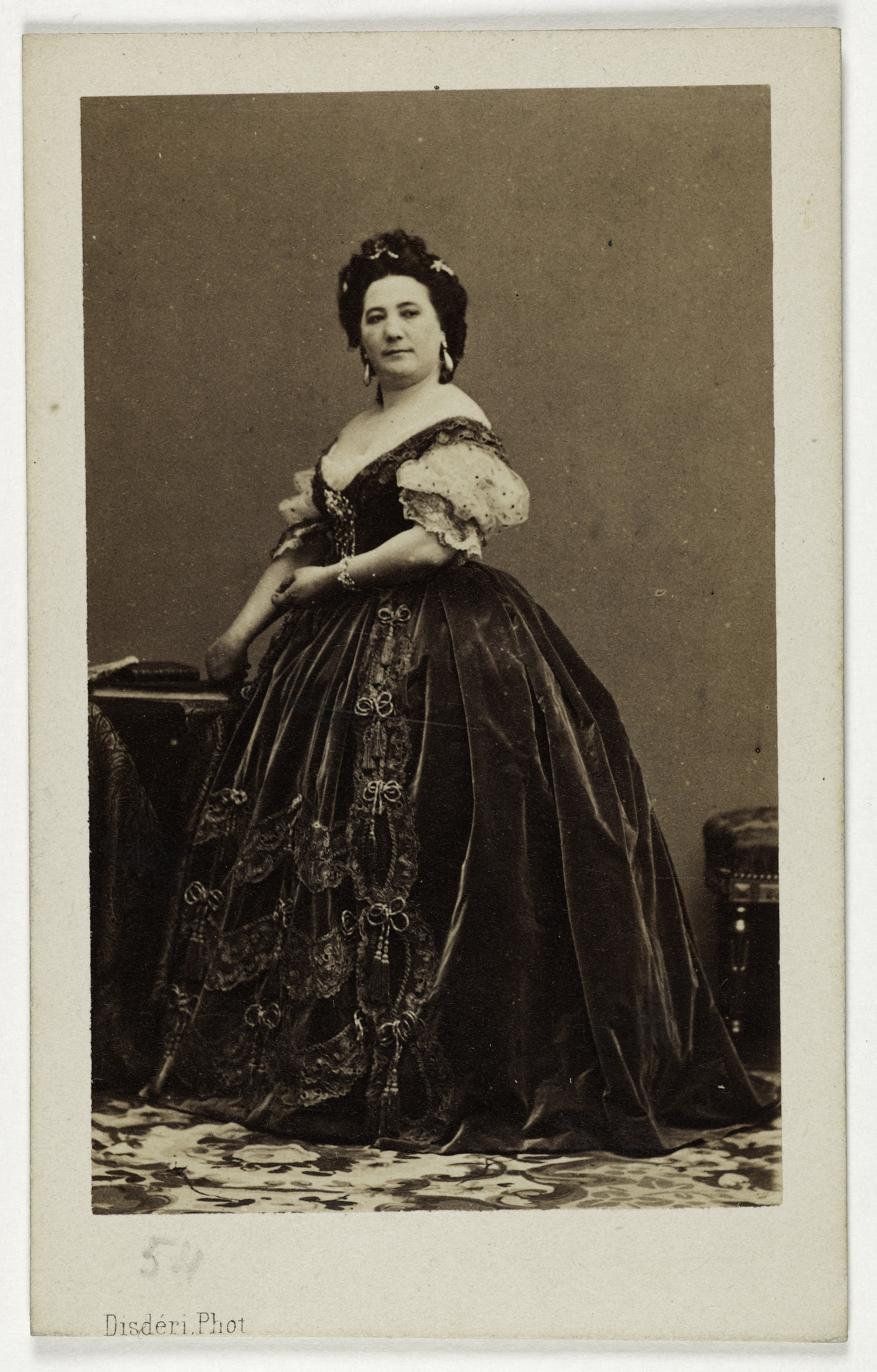 André-Adolphe-Eugène Disdéri, Portrait d'Emilie Guyon, (1821-1878), (actrice ou chanteuse?)