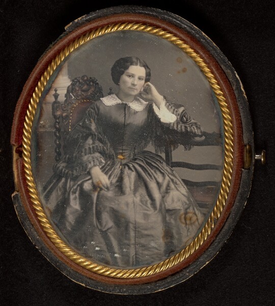 Unknown, [Portrait of a woman]