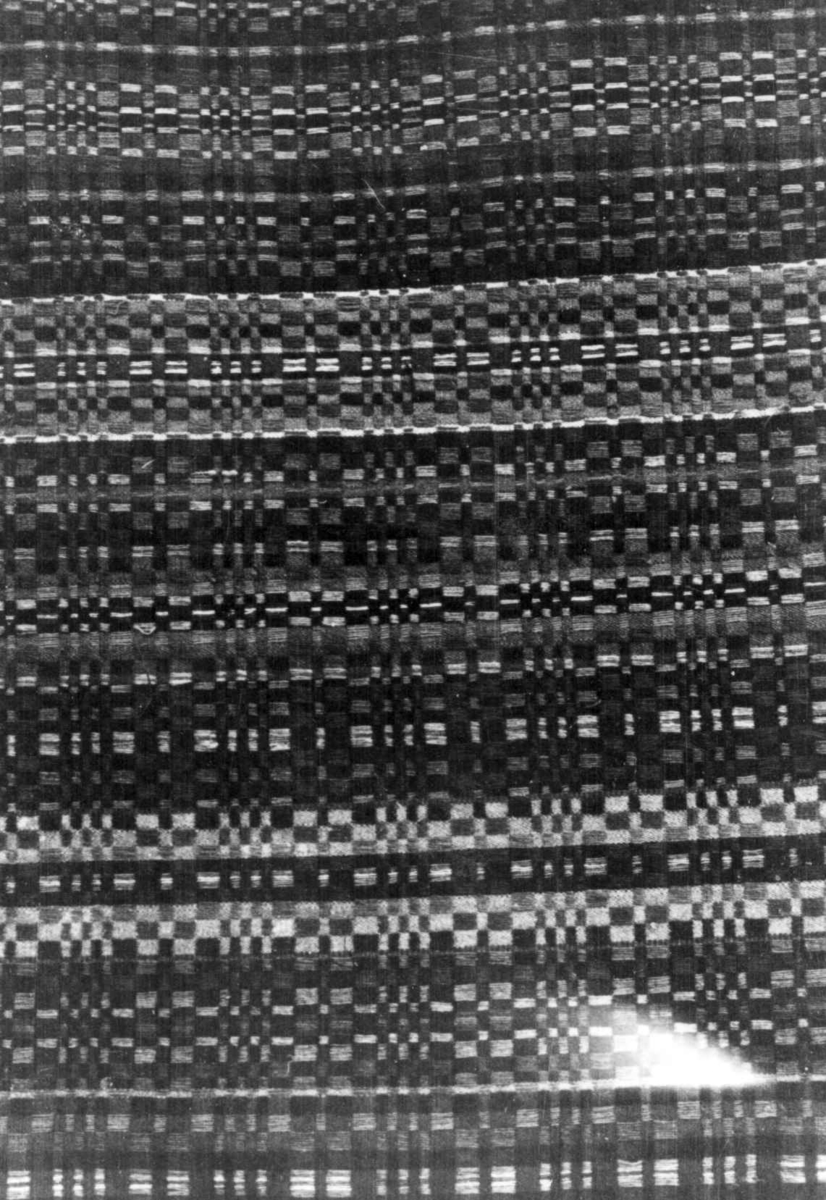 Anna Grostøl, Iveland, Vest-Agder 1941. Teppe, detalj av tavlebragd.