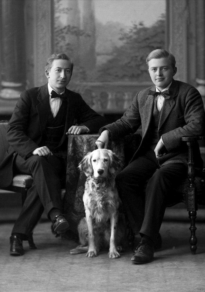Gustav Borgen, Gruppeportrett, to herrer og en hund.