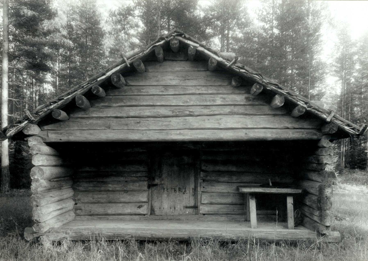 Gisle Midttun, Rundhaugen, Grue, Hedmark. Bu. Nå på Glomdalsmuseet, Finntorpet.