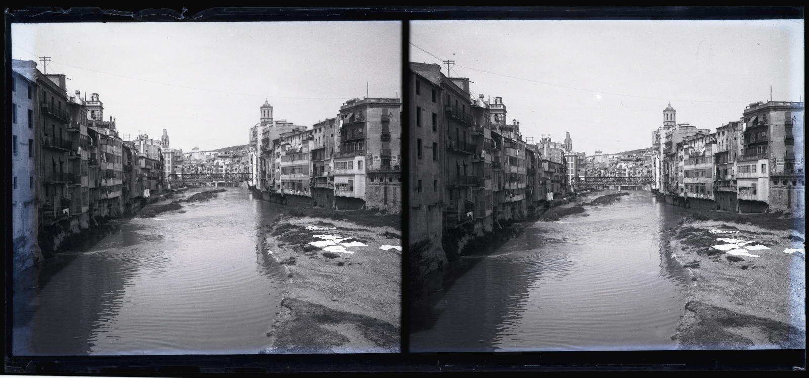 Desconegut, [View of the Onyar River]