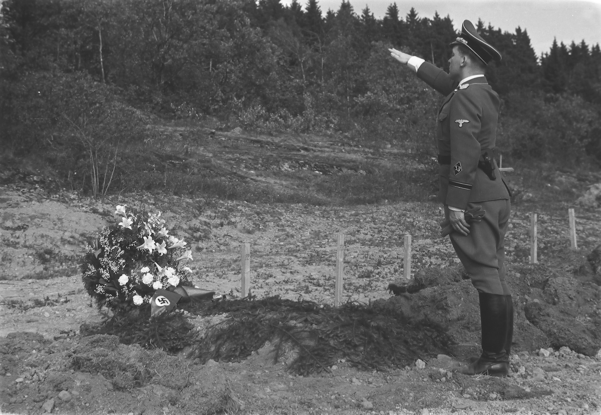 Anders Beer Wilse, Prot: Tyske Kirkegård - Krans nedlegges