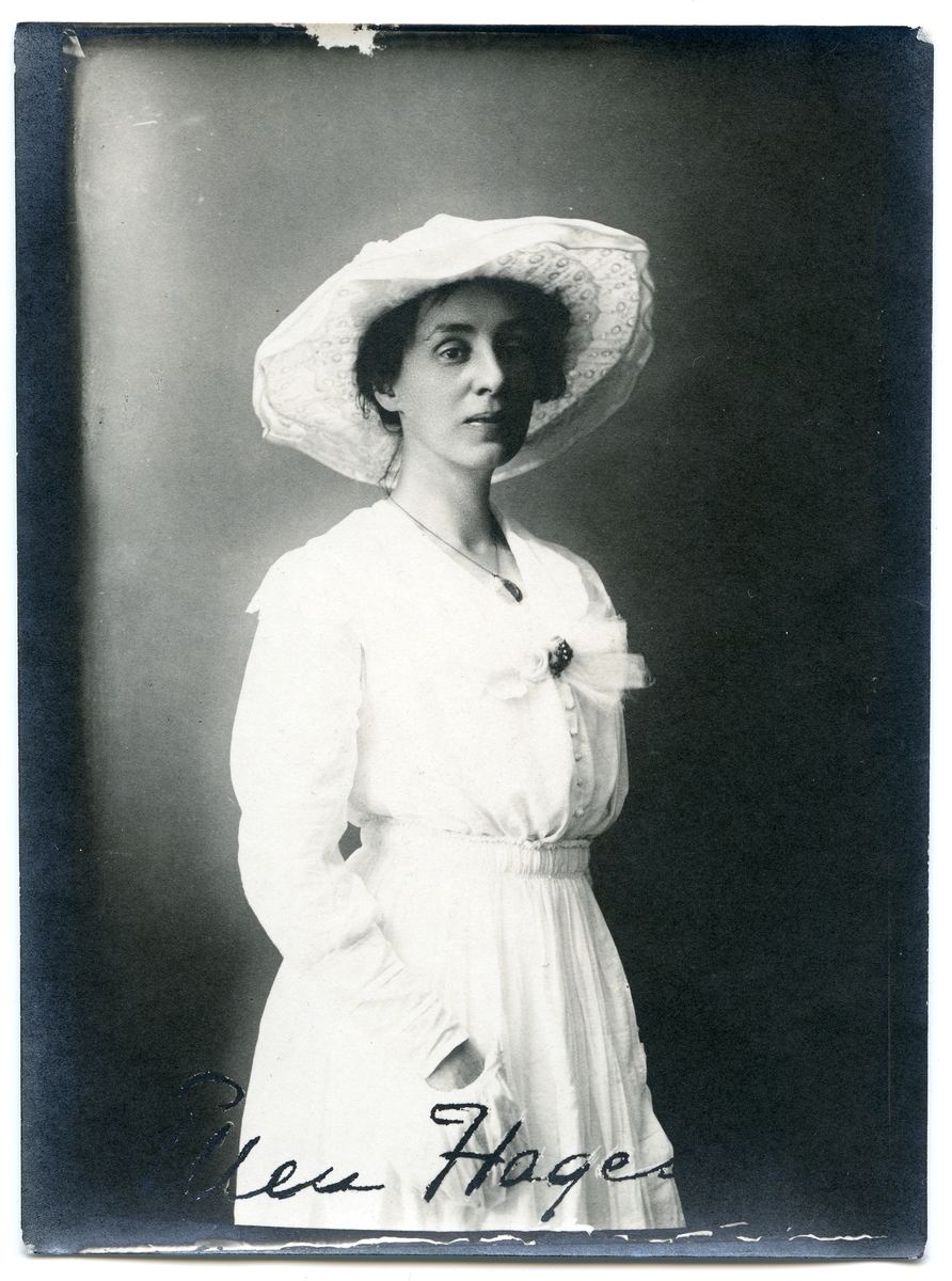 Henri Osti's Fotografiateliér, Ateljéporträtt - Ellen Hagen, Uppsala, före 1914