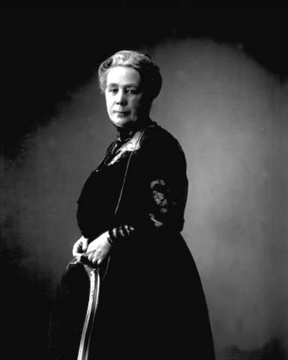 Gustav Borgen, Portrett, eldre kvinne i mørk drakt. Petrine Pettersen.