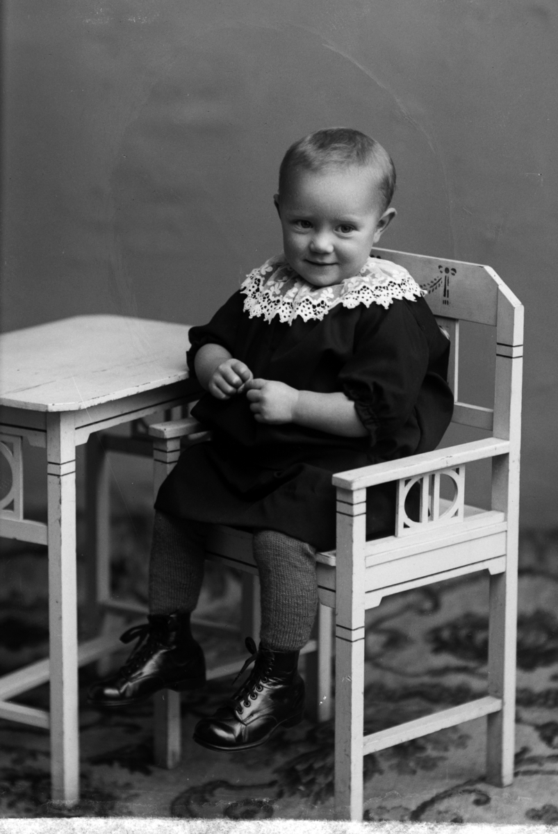 Christian Grundseth, HUSUM LÆRER, LITE BARN, 28969