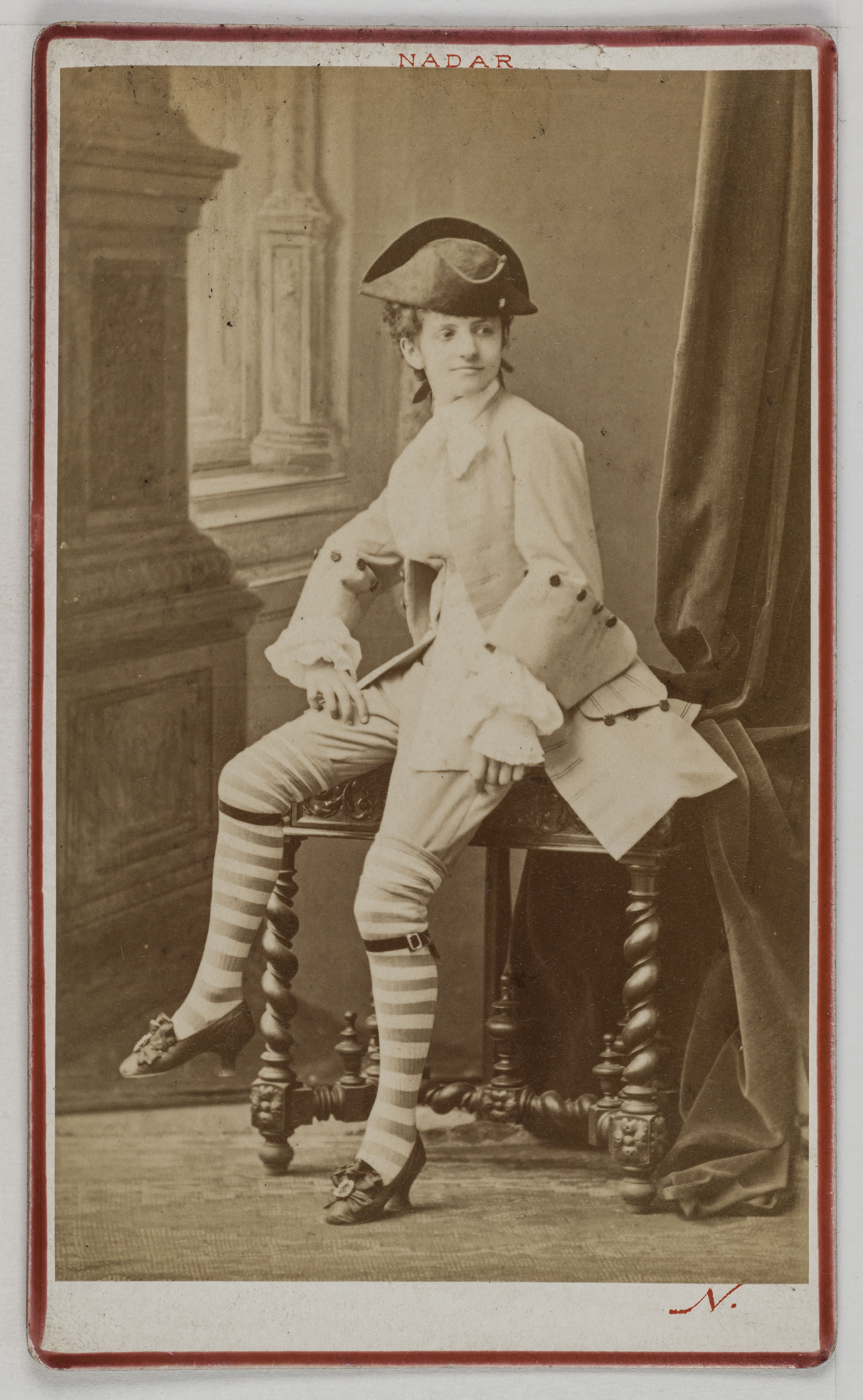 Atelier Nadar, Portrait de Veuil (ou Belfort Veil ?), actrice.