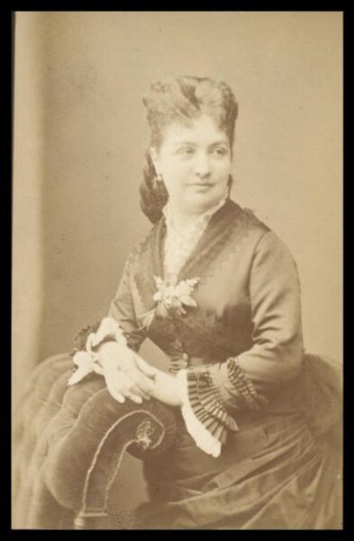 London Stereoscopic and Photographic Company, Guy Little Theatrical Photograph