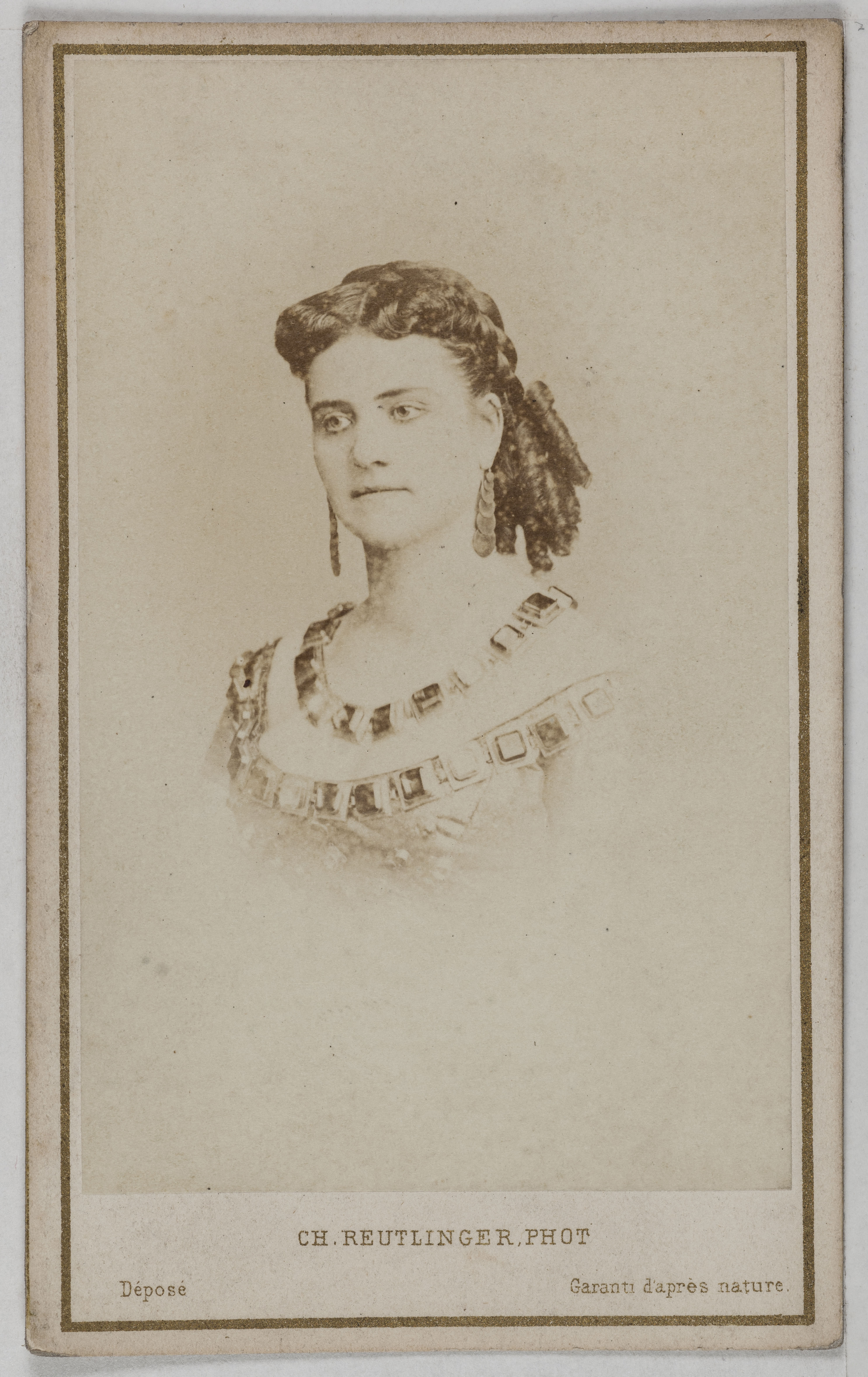 Charles Reutlinger, Portrait de Julia (actrice au théâtre du Châtelet et aux Folies dramatiques)