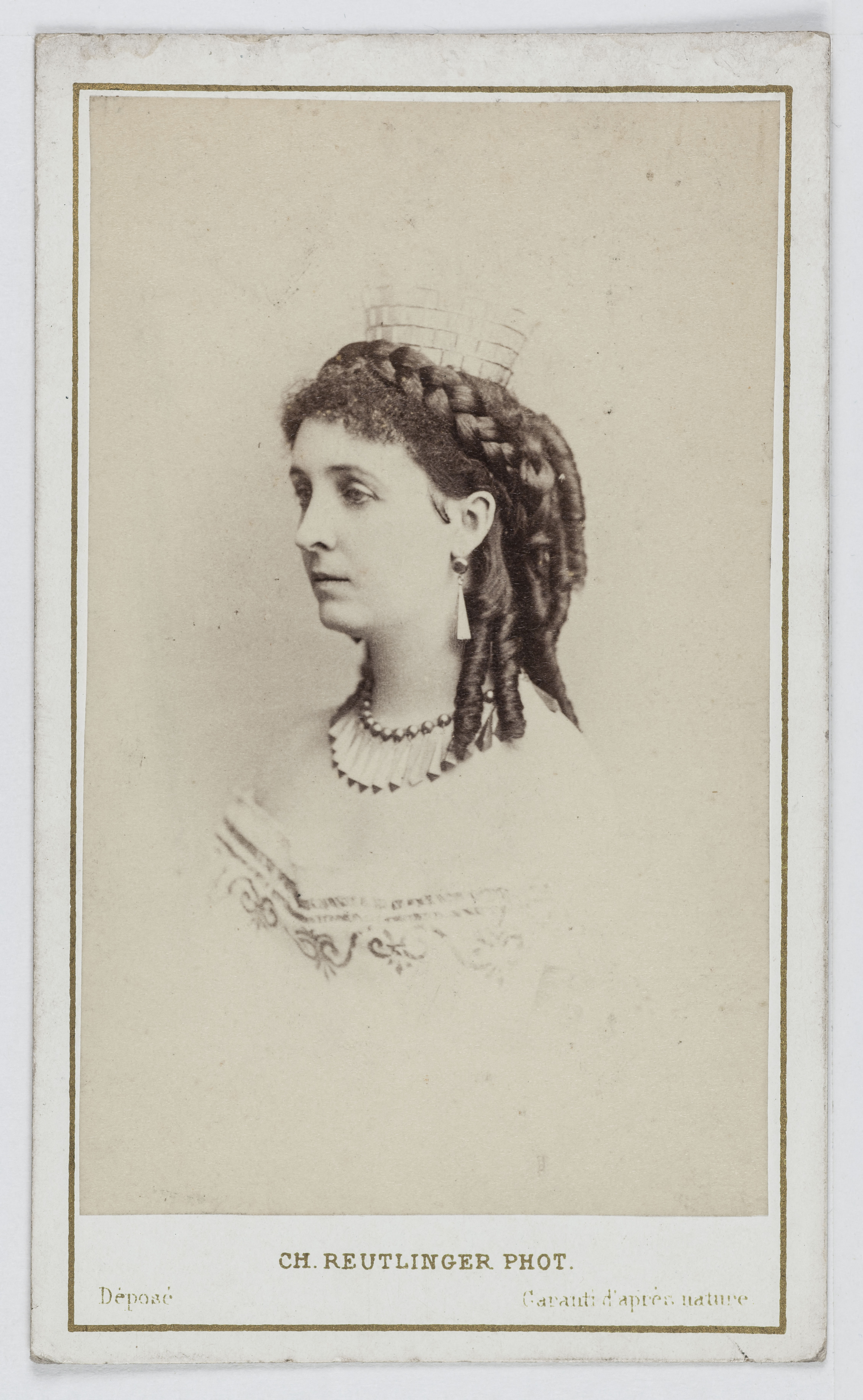 Charles Reutlinger, Portrait de Mademoiselle de Sienne, actrice au Théâtre de Cluny en 1867 et au Théâtre de la Gaîté.