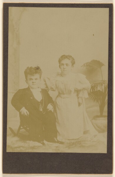 Unknown, [Portrait of a male and female dwarf]