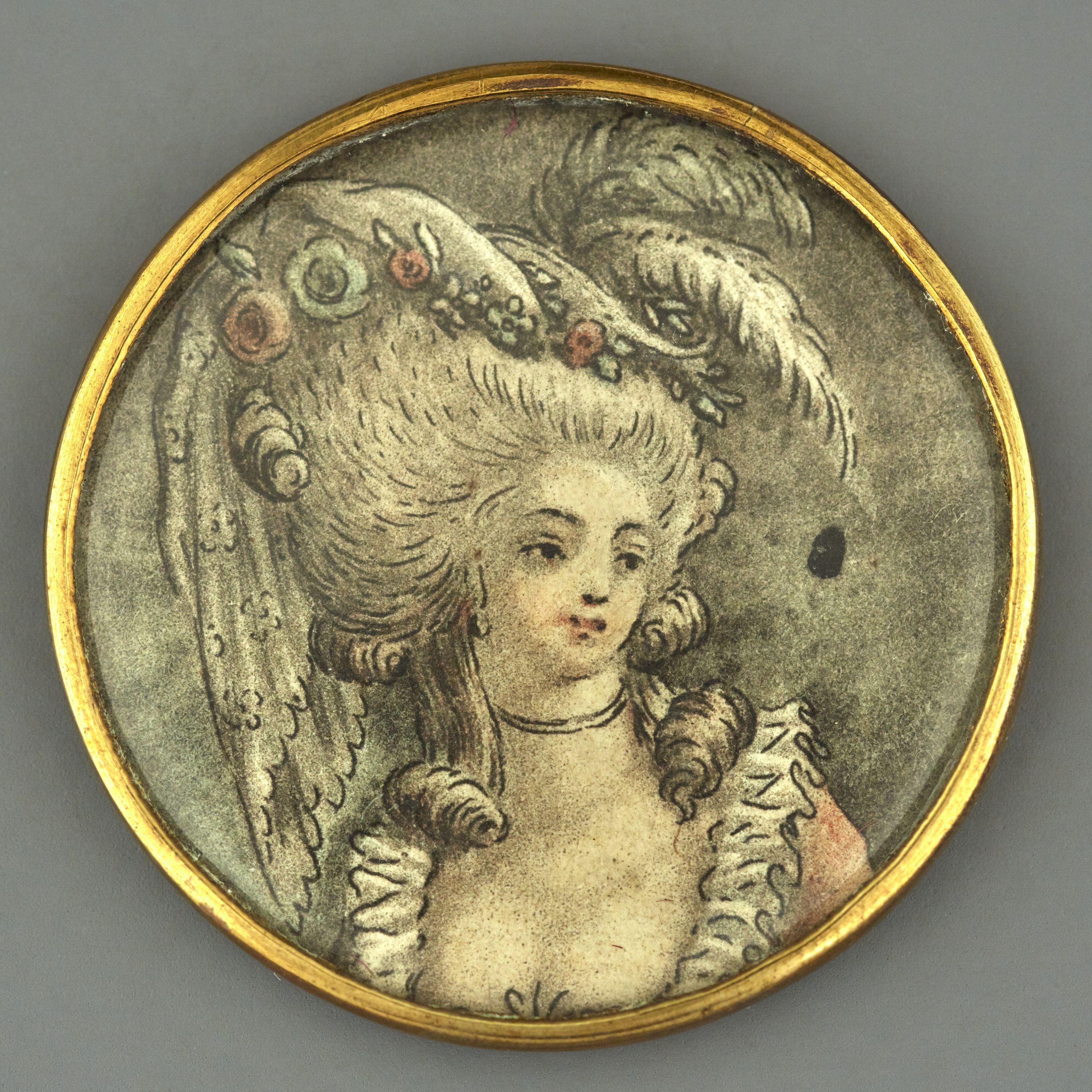Anonyme, Bouton, dessin gravé par Janinet, aquatinte : portrait femme avec coiffure fin XVIIIe s.