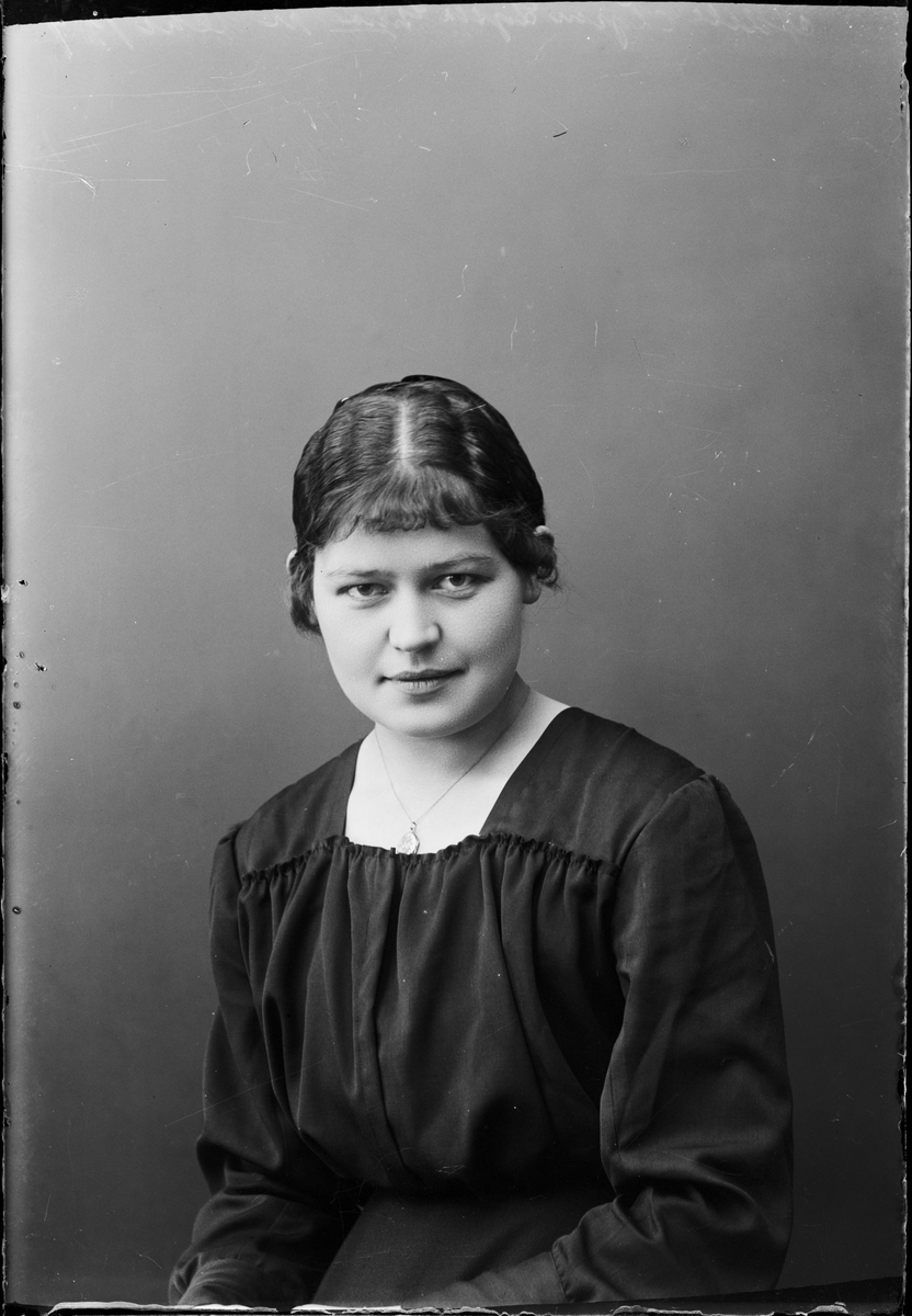 Skötsner-Edhlund, Adele Ågren från Lysta, Hökhuvud socken, Uppland 1917