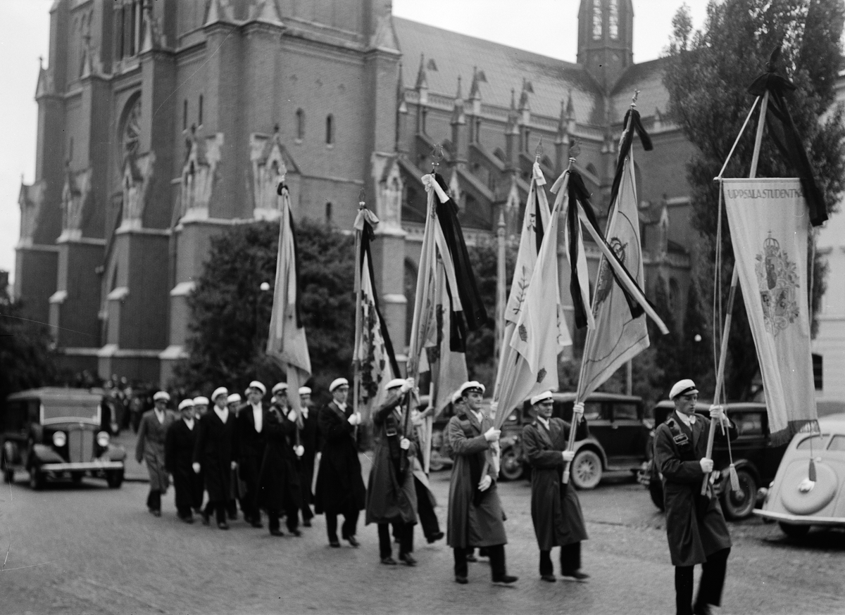 Paul Sandberg, Professor Emanuel Linderholm’s dust is brought from Uppsala Cathedral to Uppsala Old Cemetery