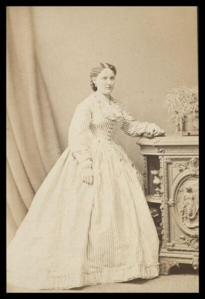 London Stereoscopic and Photographic Company, Guy Little Theatrical Photograph