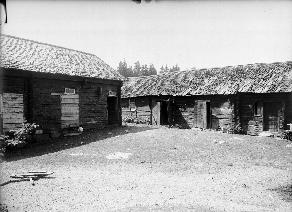 Paul Sandberg, Gårdsmiljö, Spikbole, Bälinge socken, Uppland 1920-tal